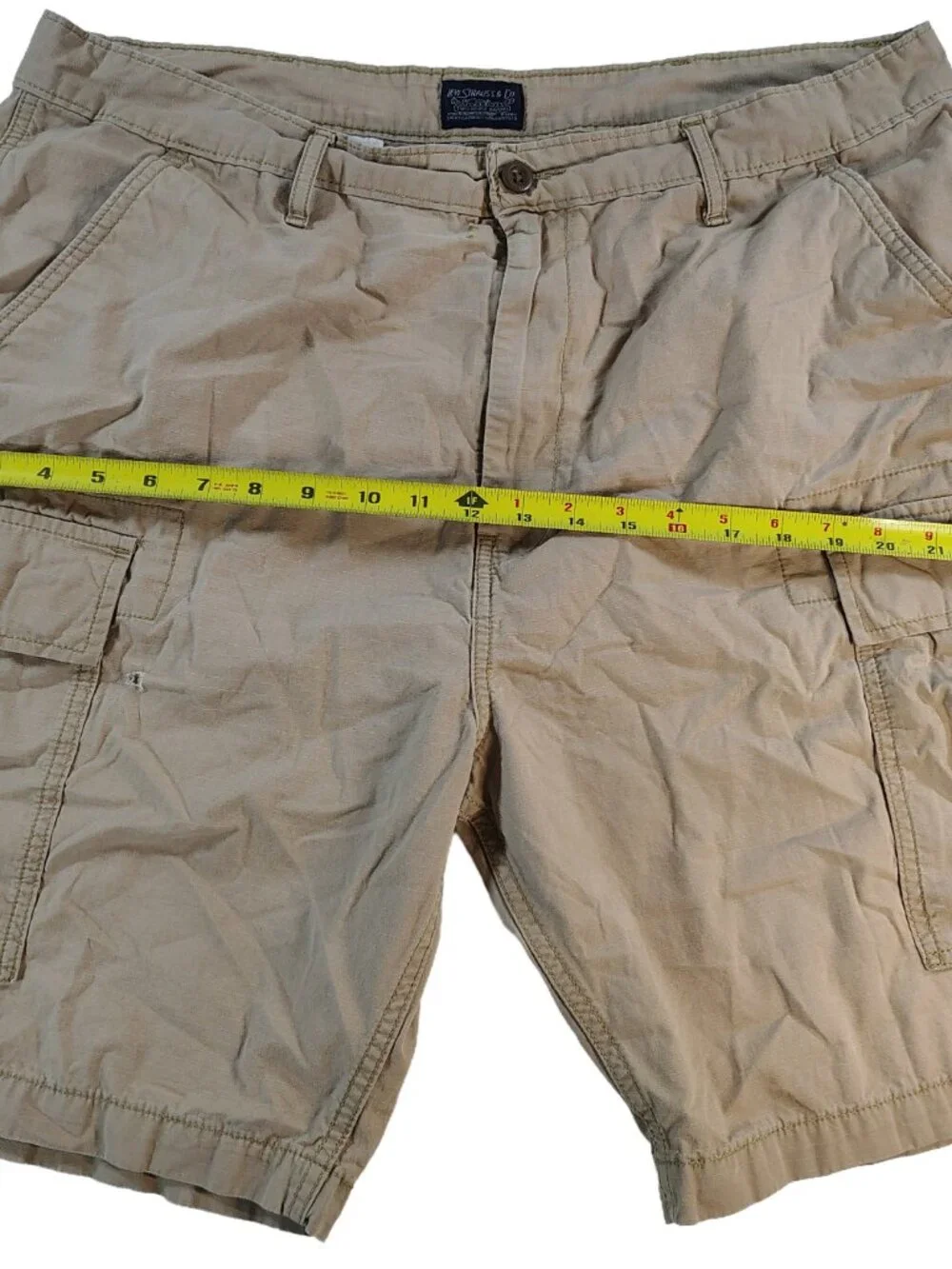 Men's Tan Size 38 Pocketed Trail Ready Levi Strauss & Co. Cargo Shorts